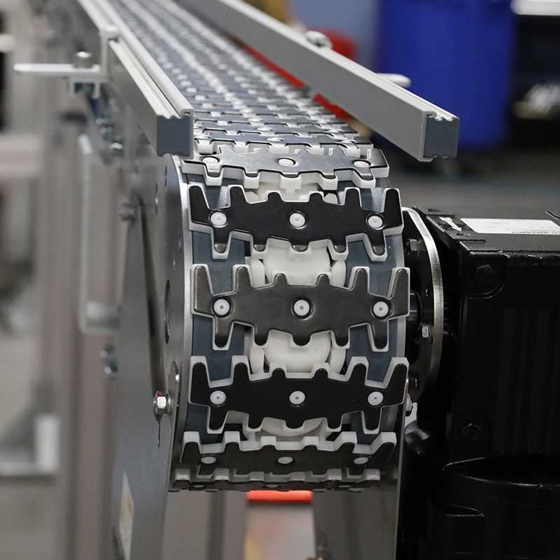 A flexible chain conveyor with a custom chain